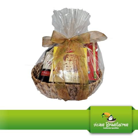 Geschenkkorb "Panettone, Rotwein, Bombons Sortido Garoto"